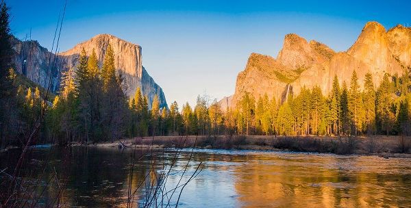 Merced River-Yosemite National Park-California-USA
